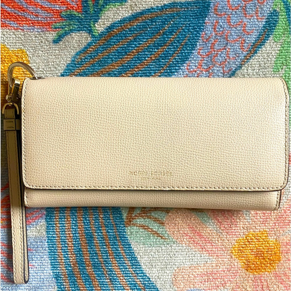 Henri Bendel Clutch purse/wallet/cellphone carrier
